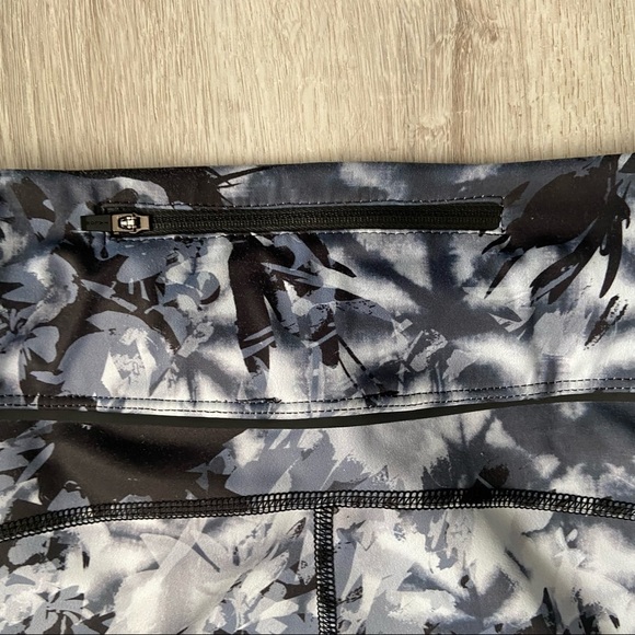 Alala Captain Ankle Tight in Palm Shadow - Picture 8 of 15